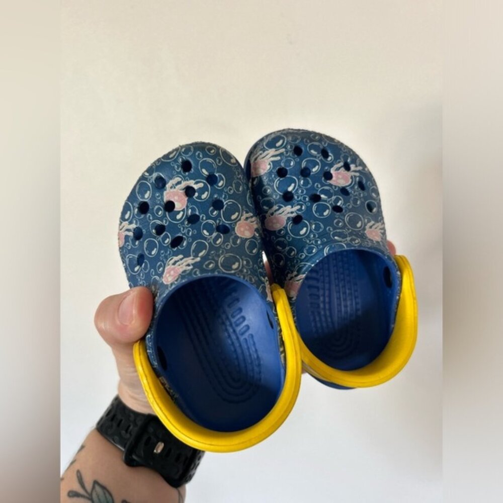 SpongeBob Crocs Size 4/5